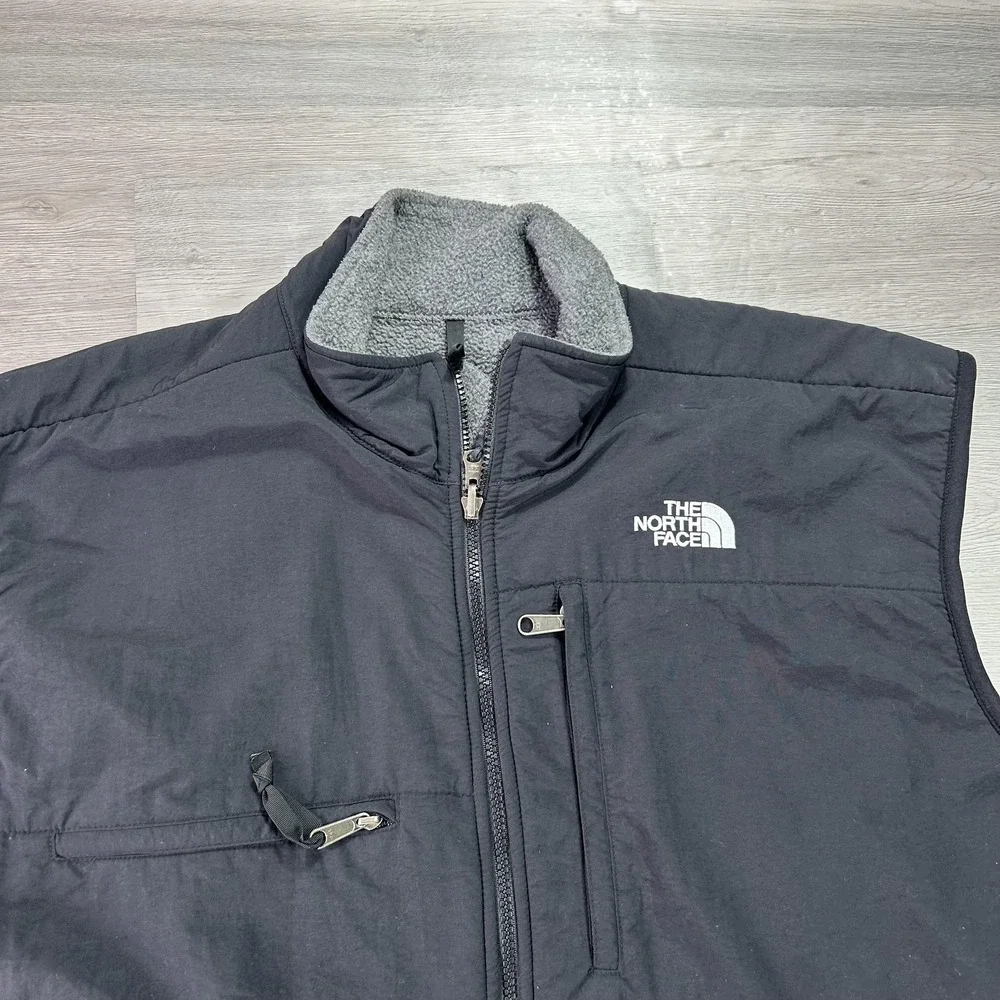 The North Face Vest Mens XL Gray Black Fleece Full Zip‎ Polartec Hiking Outdoor
